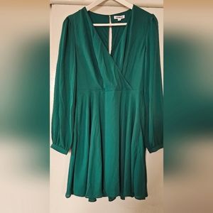 EXPRESS - V- Neck Long Sleeve Dress. Size S - Green
